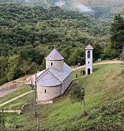 Манастирска звона која одјекују кањоном Таре