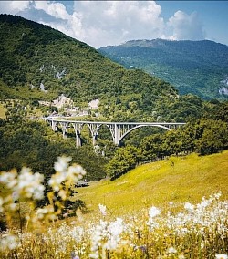 Познати мост на реци Тари код Ђурђевића Таре